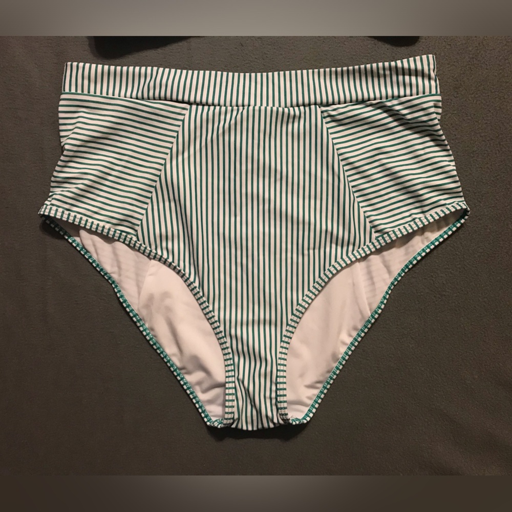 NEW Striped Ruffle Bikini - Picture 15 of 16
